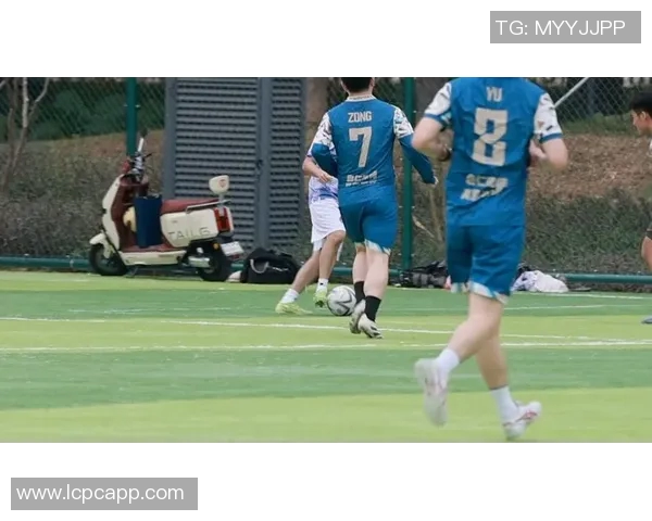 中国与韩国足球对决视频直播全程回顾精彩瞬间与赛后分析